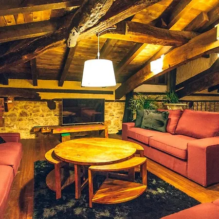 5 Bedrooms House With Enclosed Garden And Wifi At *