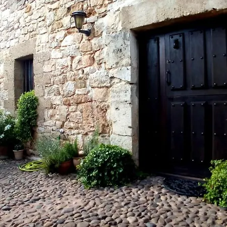 5 Bedrooms House With Enclosed Garden And Wifi At *