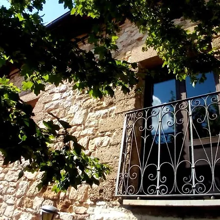 5 Bedrooms House With Enclosed Garden And Wifi At *