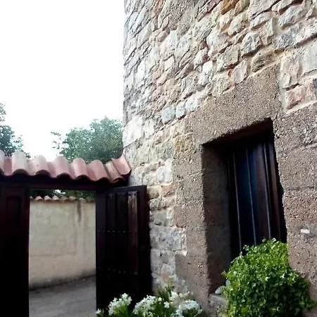 5 Bedrooms House With Enclosed Garden And Wifi At *
