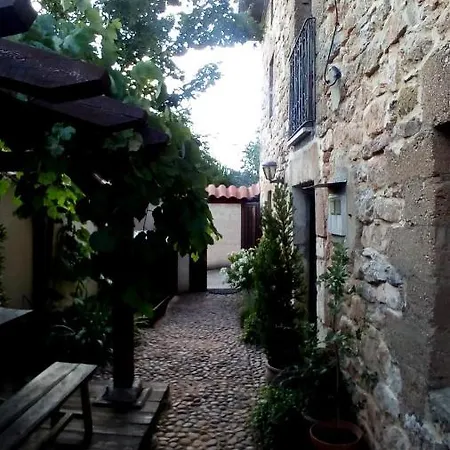 5 Bedrooms House With Enclosed Garden And Wifi At * Fuenteodra